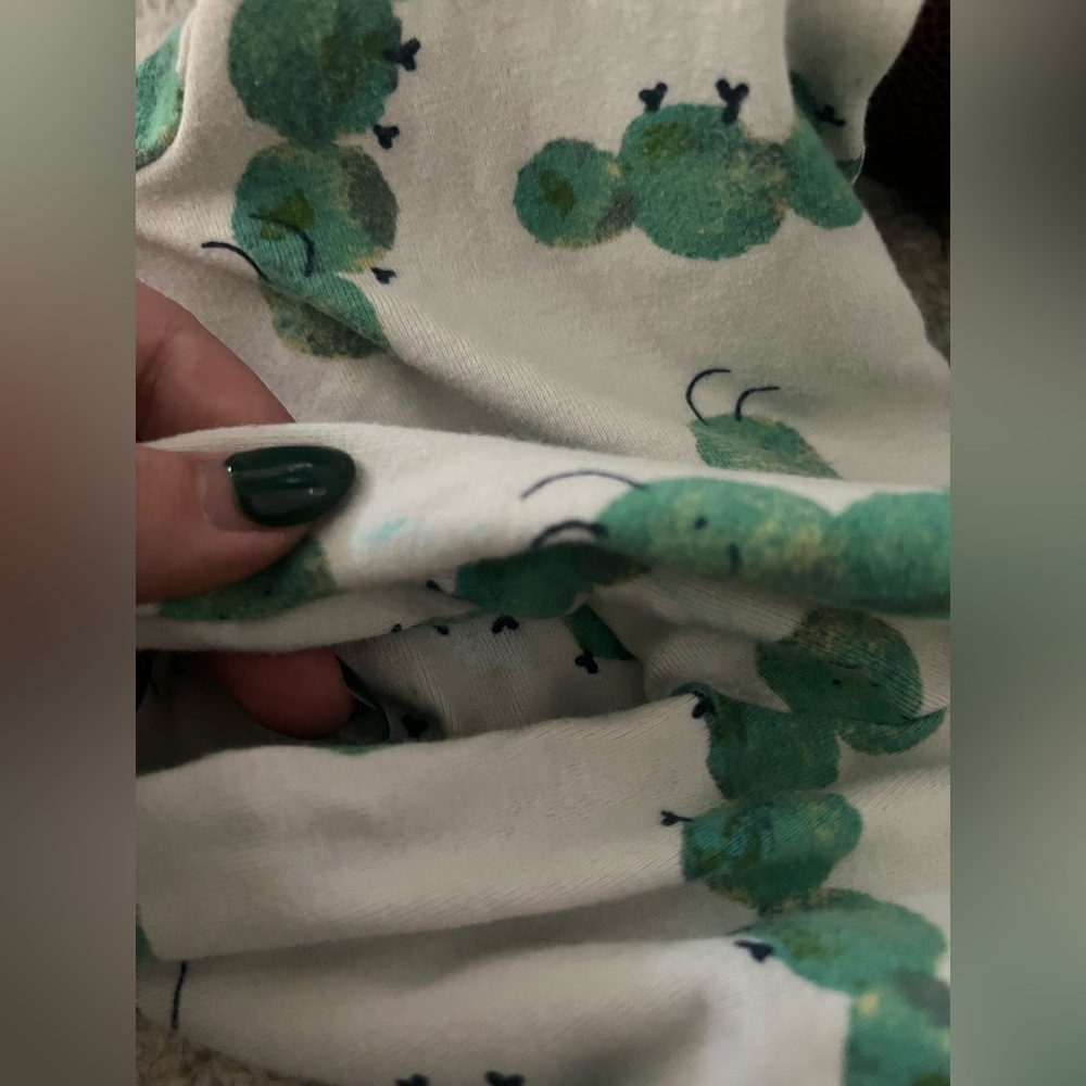 Old Navy - 2 Way Zipper Sleeper Bundle - Caterpillar and Avocados - Size 0-3 M - Picture 3 of 5